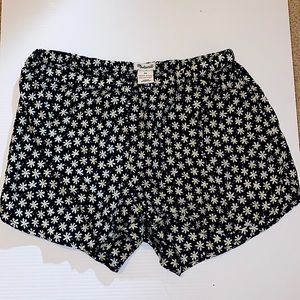 Never worn Madewell flower shorts